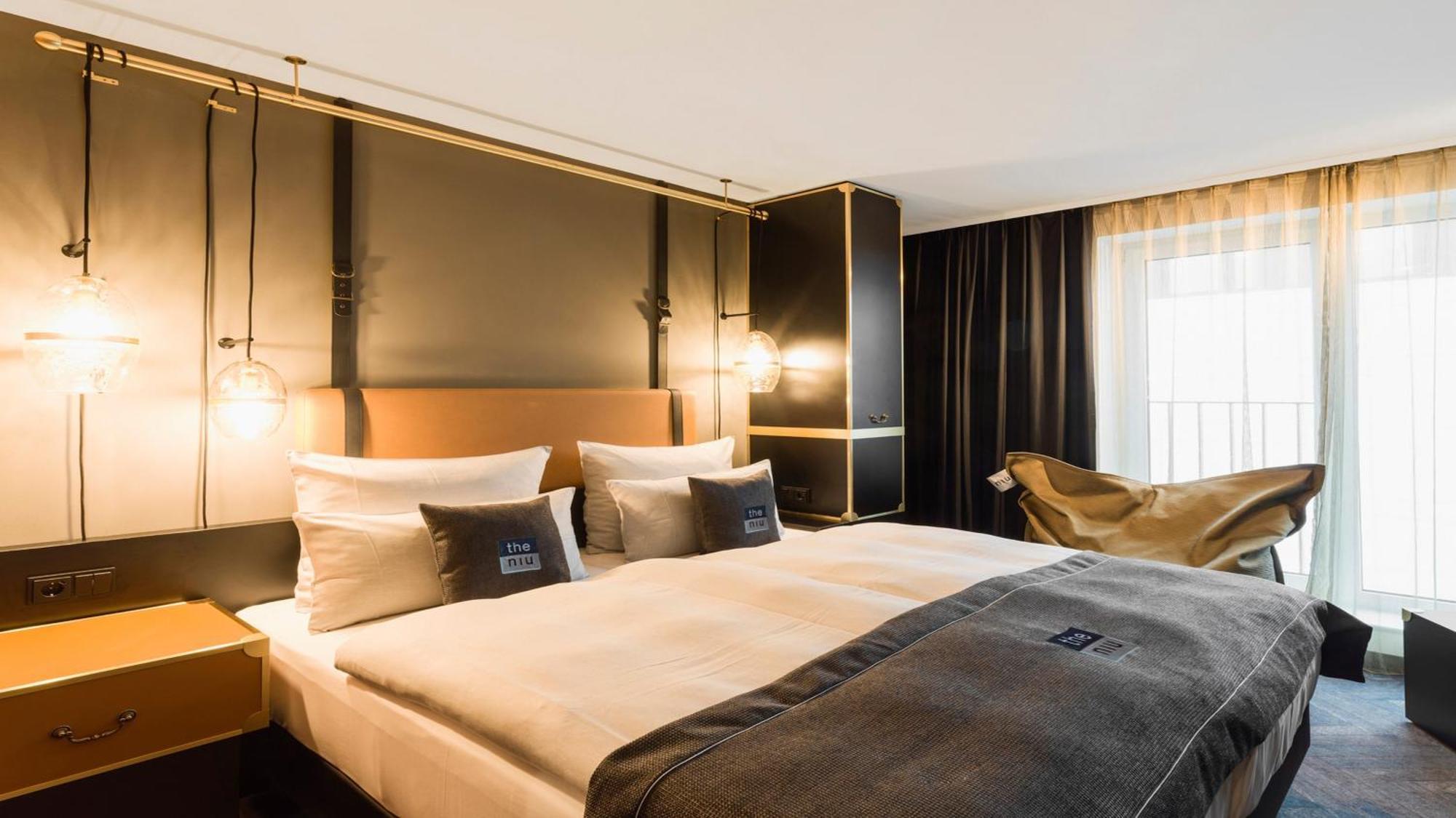 - The Niu, Cobbles By Ihg Эссен